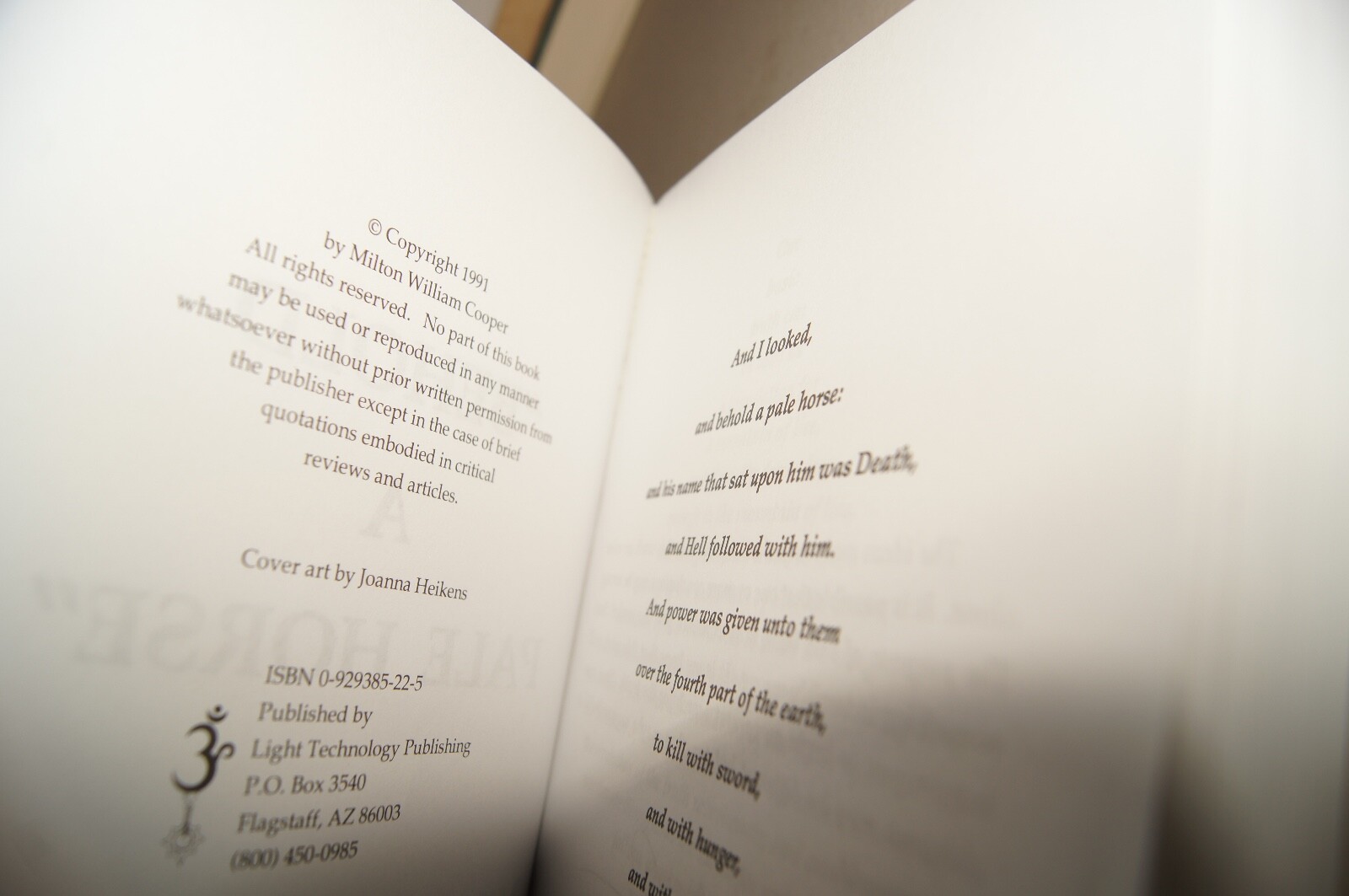 Behold a Pale Horse William Cooper 1991 Unrevised 500p Protocols of Zion CFR NWO
