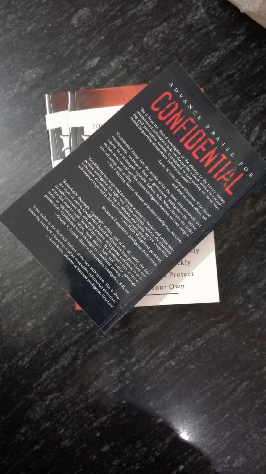 CONFIDENTIAL BY JOHN NOLAN ENGLISH PAPERBACK FREE SHIPPING (USA ITEM)