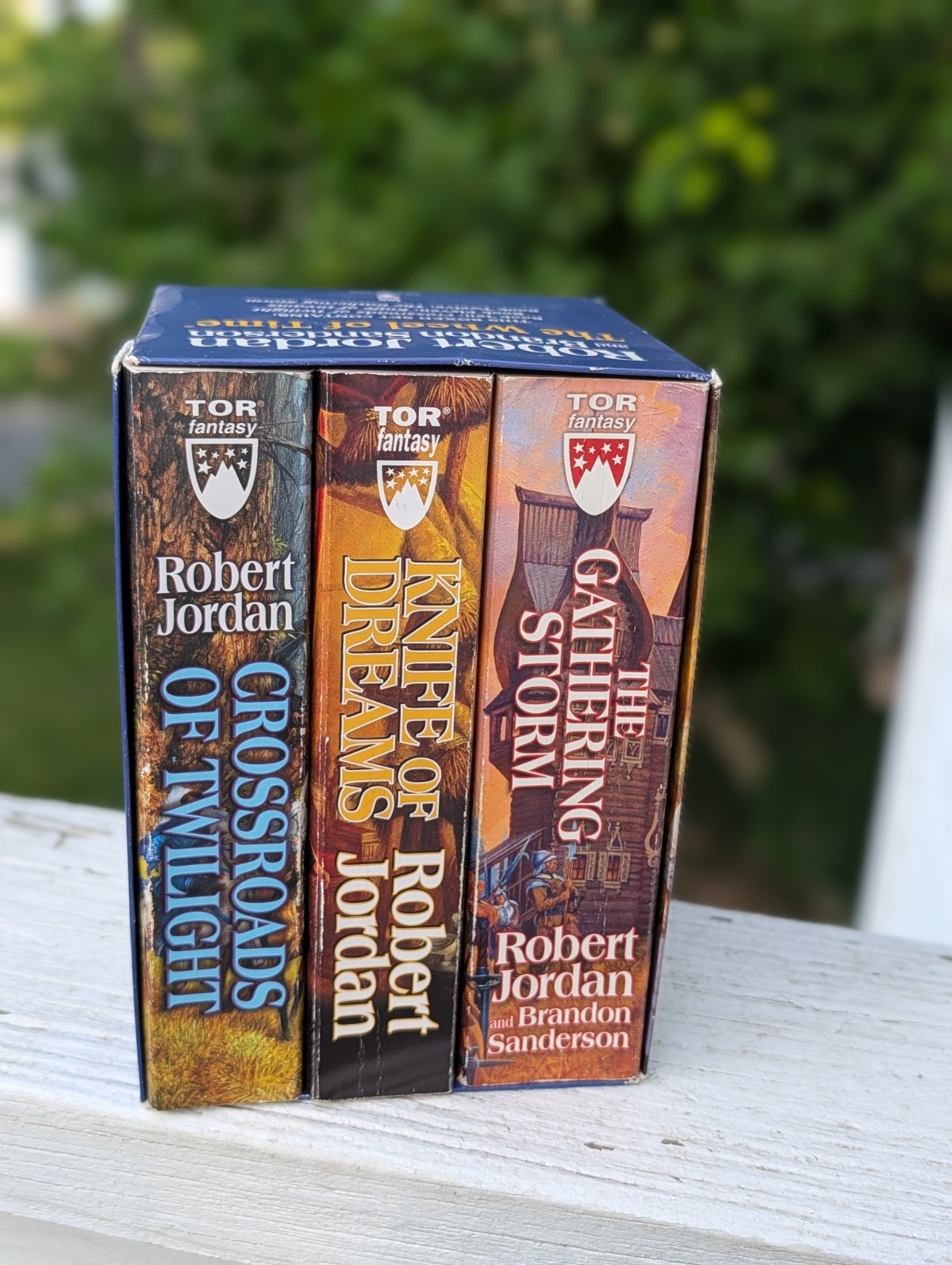 The Wheel of Time, Boxed Set IV, Books 10-12: Crossroads of Twilight, Knife …