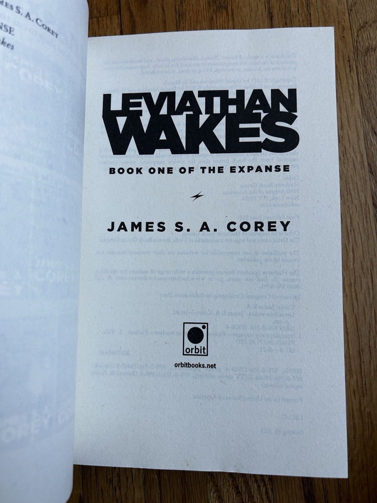 Leviathan Wakes by James S. A. Corey (2025, Trade Paperback)