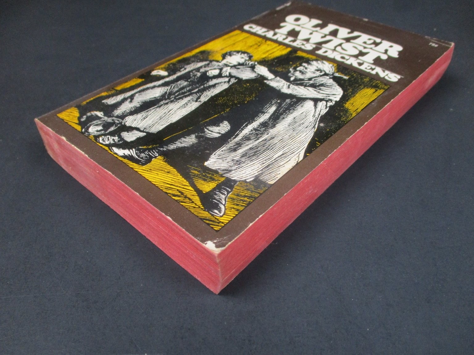Oliver Twist by Charles Dickens 1972 Washington Square Press Trade Paperback PB
