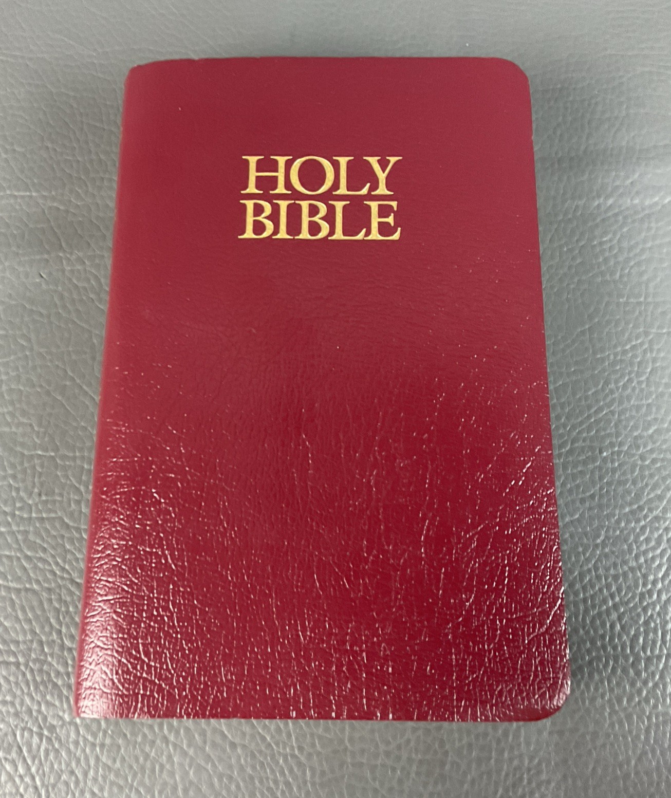 Holy Bible NIV With Helps Words of Christ in Red Letter Edition Zondervan