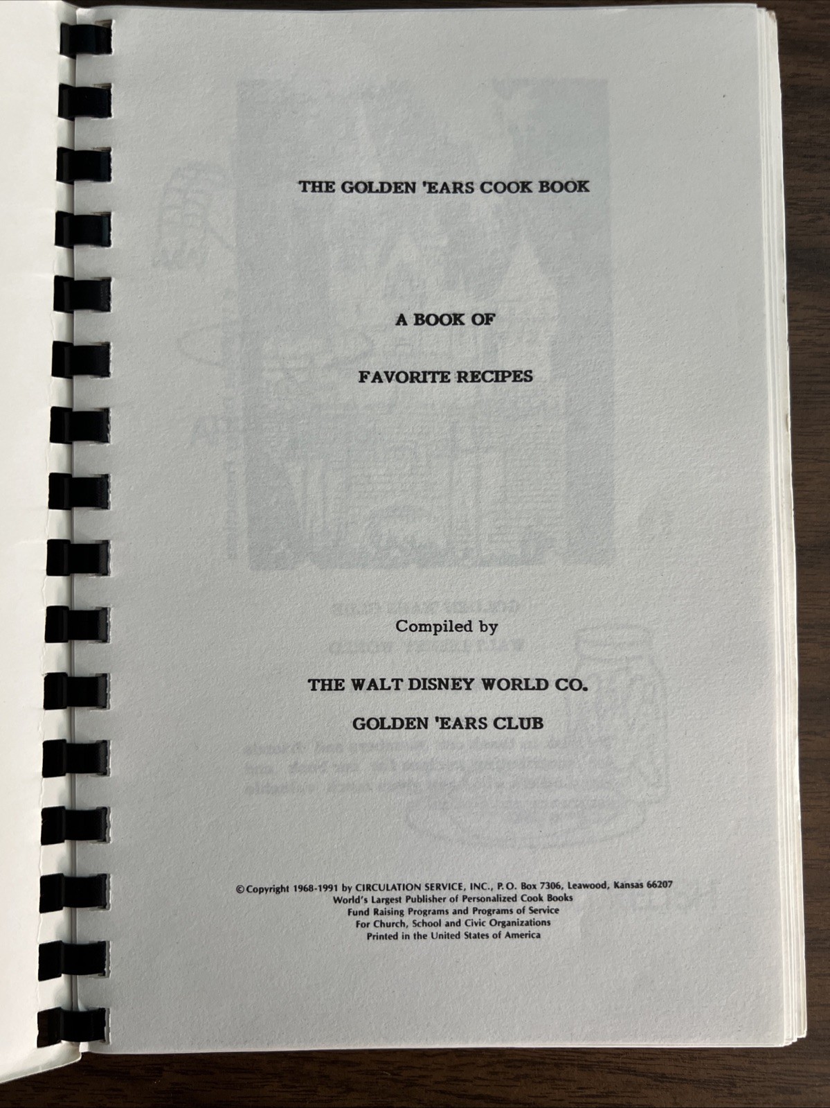 Walt Disney World Golden ‚Ears Club Cook book Cookbook Favorite Recipes RARE
