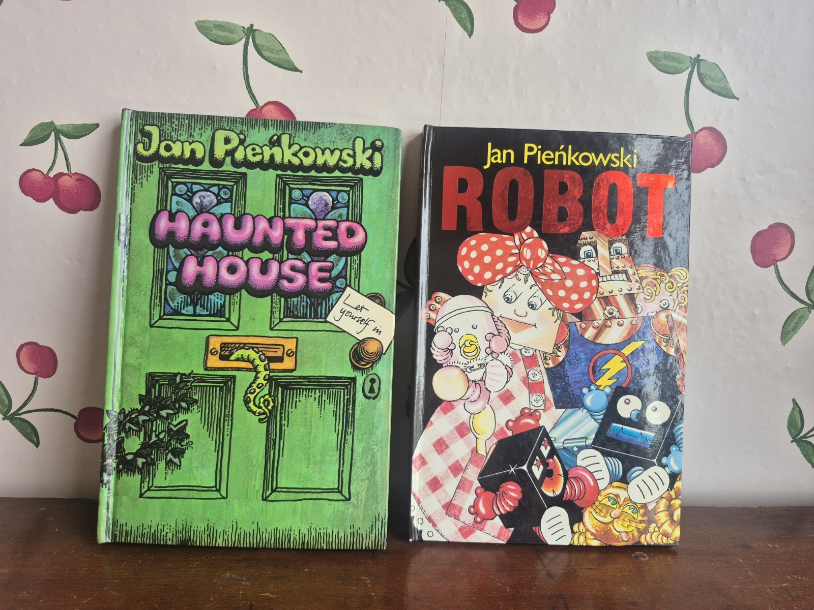 PAIR Jan Pienkowski Vtg Hardcover Pop-up Books Haunted House 1979, Robot 1981