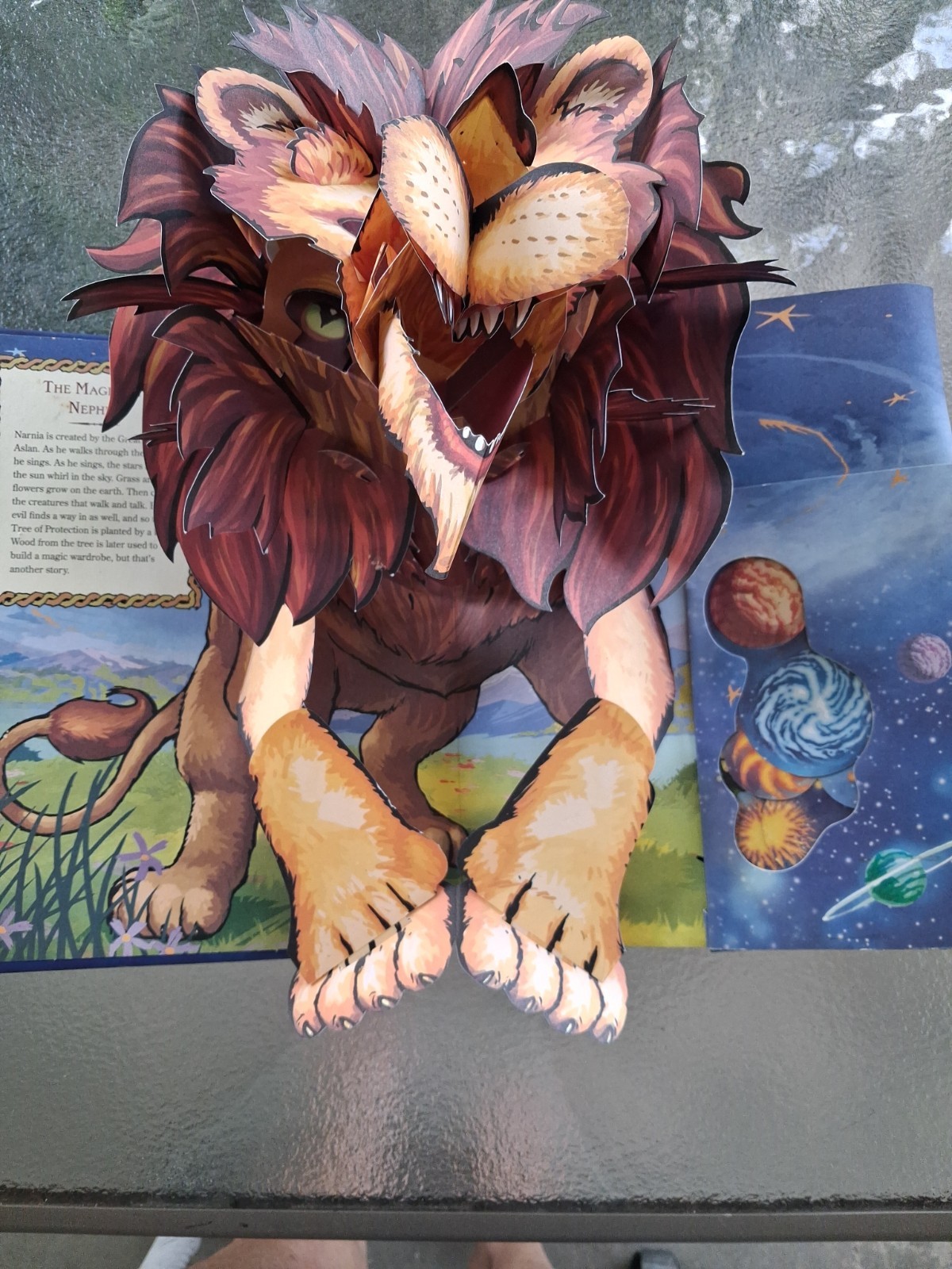 Chronicles of Narnia Pop-Up Book 2007 Hardcover Based on C.S. Lewis Fantasy Kids