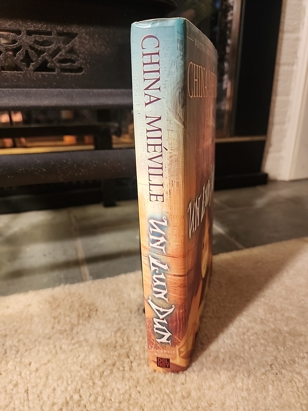 China Miéville SIGNED/Inscribed „Un Lun Dun“ (2007) 1st Edition HCDJ