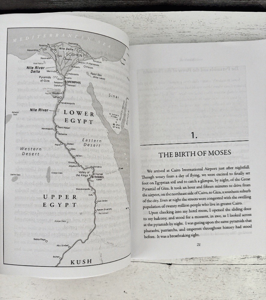 Moses: In the Footsteps of the Reluctant Prophet (Large Print) Bible Study PB
