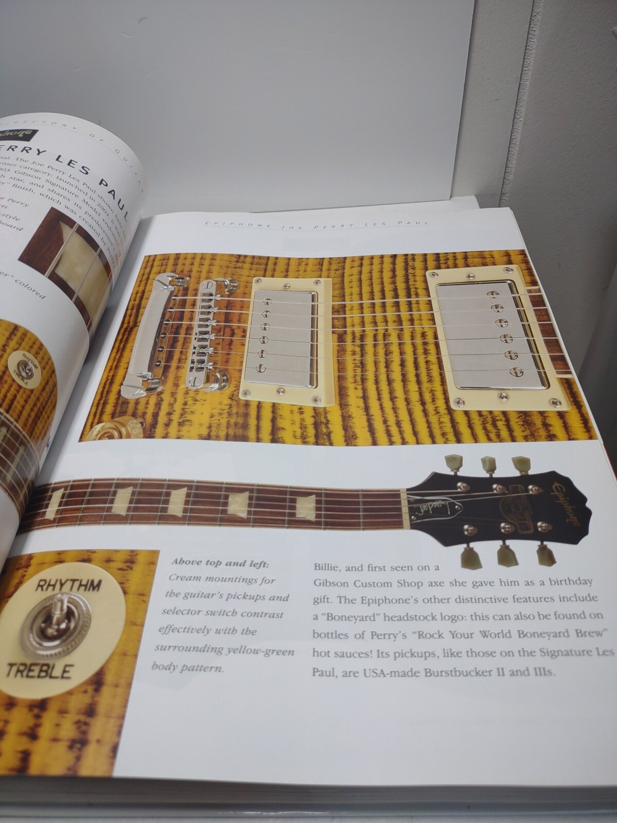 The Illustrated Directory of Guitars Nick Freeth 2006 Hardcover 752 Pages