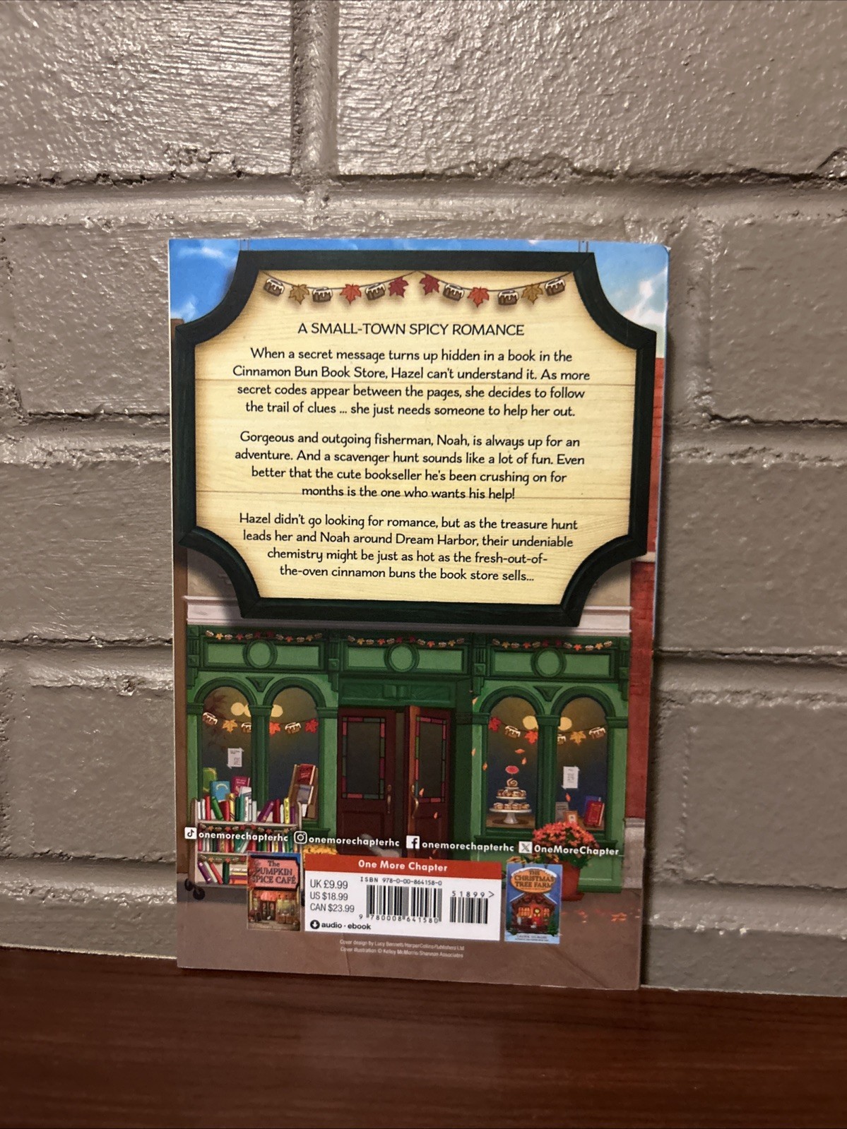 The Cinnamon Bun Book Store by Laurie Gilmore (2024 Trade Paperback)