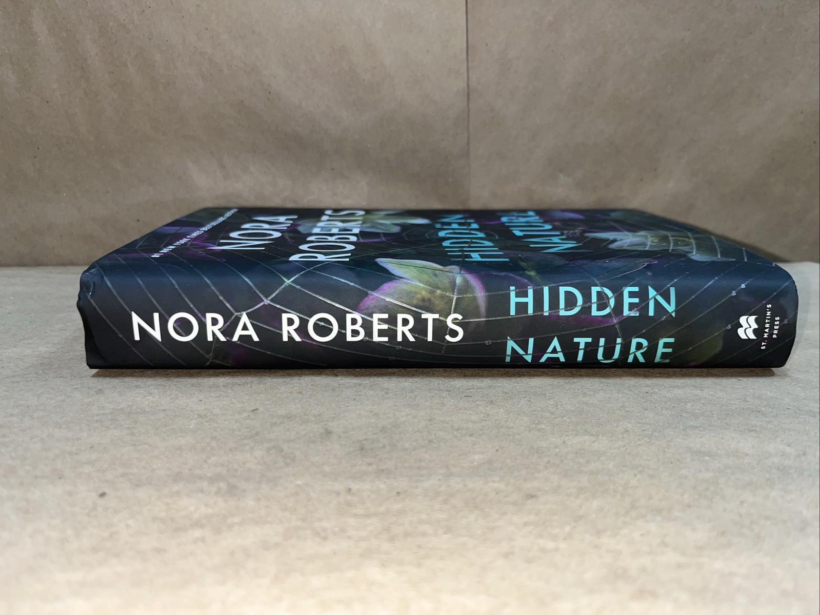 Nora Roberts – Hidden Nature HC (USED) SEE DESCRIPTION